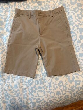 EUC Boys Vineyard Vines Performance Flat Front Shorts Size 14